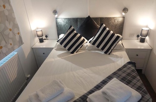 Portpatrick Apartment | Stunning Sea View - Farm Stay - Kilchoman 9