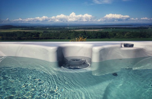 Forres Cabin | Stunning views from exclusive hot tub, idyllic, stylish and private