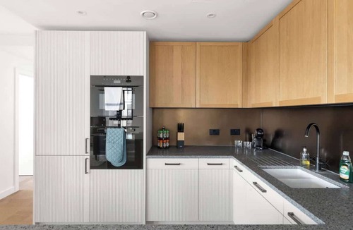 Wapping Apartment | Stunning Views Modern London Apartment with ac