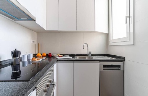 el Fort Pienc Condo | Stunning views over iconic Sagrada Familia! Building perfect for large groups!