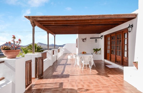 Nazaret Villa | Stunning Villa Casa Concha with Mountain View, Sea View, Wi-Fi, Garden
