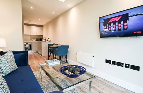 Welwyn Garden City Apartment | ✨Stylish 1 Bedroom Serviced Apartment for Business Guests Free WiFi WGC✨