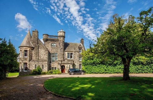 Paisley Apartment | Stylish 1-Bed in a Historic Baronial Mansion