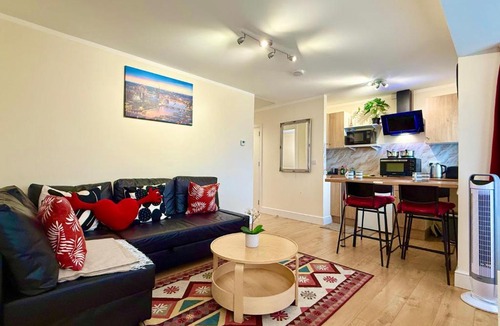 Ponders End Apartment | Stylish 1 BF-Free Parking-London-Tottenham Hotspur Stadium