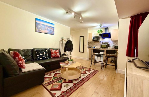 Ponders End Apartment | Stylish 1 BF-Free Parking-London-Tottenham Hotspur Stadium