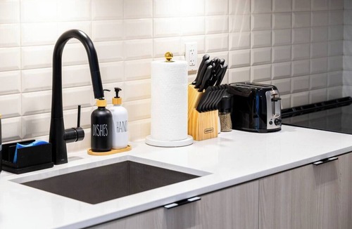 West Don Lands Apartment | Stylish 1BR Townhouse with 1.5 Baths near Distillery District