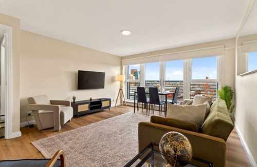 Tradeston Apartment | Stylish 2 Bed - 2 Bathrooms - Free Parking