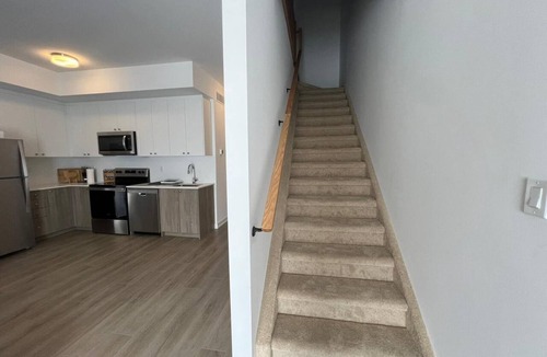 Kitchener Condo | Stylish 2-Story Condo with Balcony