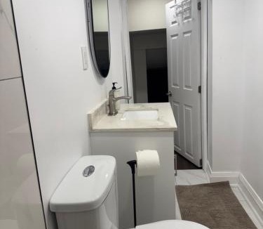 Oakwood Village Apartment | Stylish 2Bedroom Basement Suite in Oakwood Village