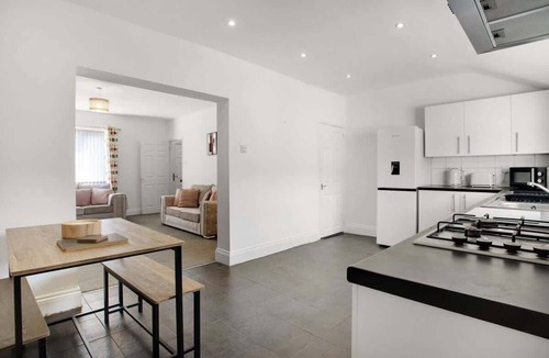 Ashington House | Stylish 2BR House in Ashington | by Stay With Us