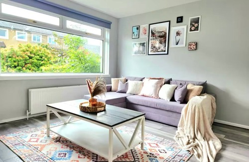 Newton Mearns House | Stylish 3 Bedroom House in Glasgow
