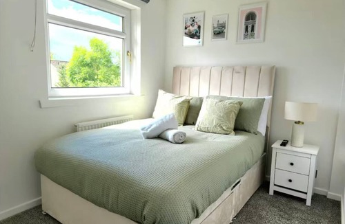 Newton Mearns House | Stylish 3 Bedroom House in Glasgow
