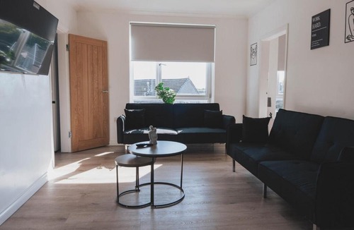 King's Park Apartment | Stylish 3BR Stay by Hampden No 161 with Free Parking
