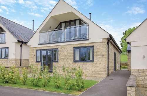 Middlezoy Cottage | Stylish and contemporary two storey cottage.