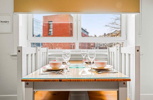Glasgow Apartment | Stylish Central Glasgow Flat Near Merchant City
