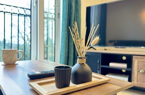 Doncaster Apartment | Stylish & Comfortable 2-Bedroom Flat