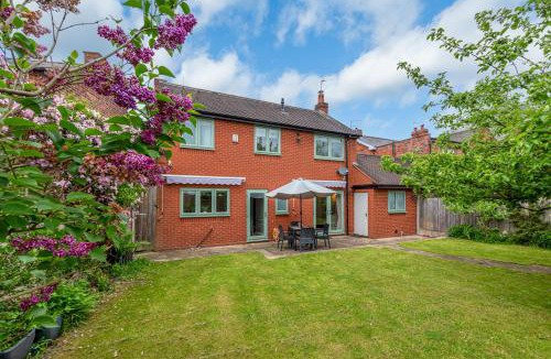 Tettenhall House | Stylish Family Retreat by Tettenhall Green - Pass the Keys