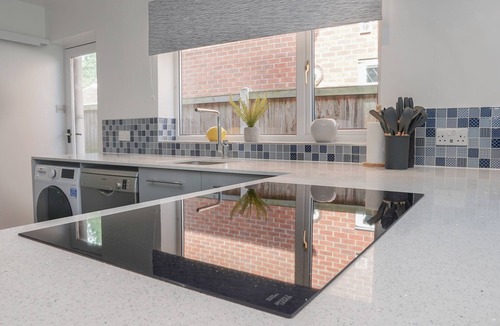 Colchester House | Stylish House - Halstead Road, Colchester