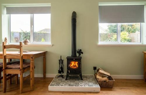Morpeth House | Stylish Morpeth Cottage with Log Burner, Garden and Free Parking