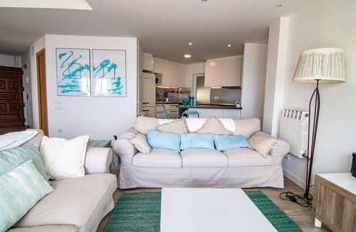 Pineda de Mar Apartment | Stylish sea-view apartment with parking and Wi-Fi