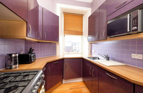 Newington Apartment | Stylish Southside Flat Near Old Town