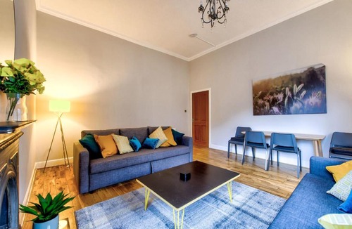 Finnieston Apartment | Stylish & Spacious 3 Bedroom Apt in Finnieston, West End