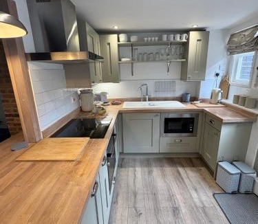 Bury St Edmunds House | Stylish Town House in Medieval Grid