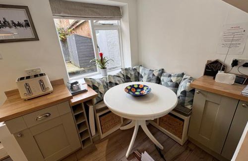 Bury St Edmunds House | Stylish Town House in Medieval Grid