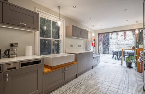Cambridge House | Stylish Victorian Home Nr Cambridge Station