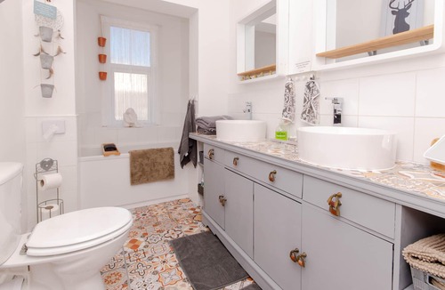 Largs Cottage | Sugarpop cottage