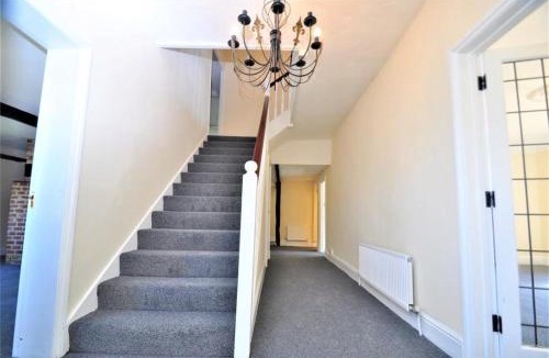 Willesborough House | Summerhill Manor Retreat - 7 Bedroom House
