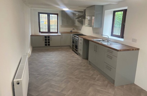 Willesborough House | Summerhill Manor Retreat - 7 Bedroom House
