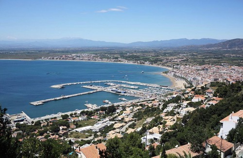 Roses Town Center Boat Rental | Sun-Kissed Sailing Adventure in Cataluña