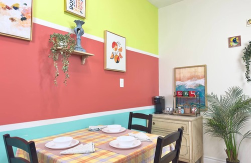 Port Colborne House | Sunlit 2BR Private Entry Parking & Laundry