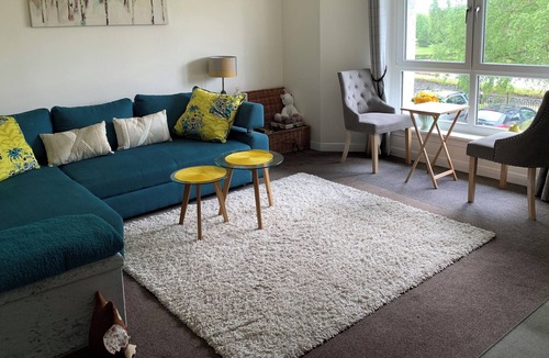 East End Apartment | Sunny Free parking Glasgow Green Cottage flat