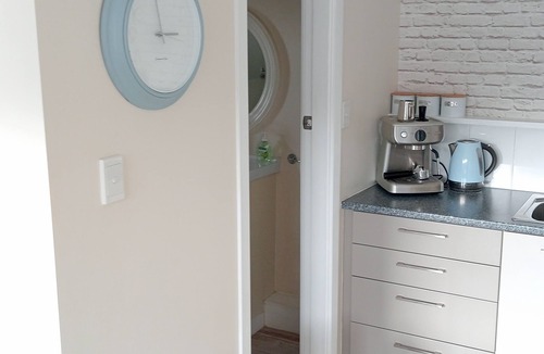 Picton Apartment | Sunshine, Peaceful with the Best Views
