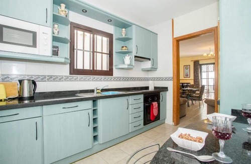 Puerto del Carmen Villa | Superb 3 bedroom villa very close to beach.supermarket,and nightlife
