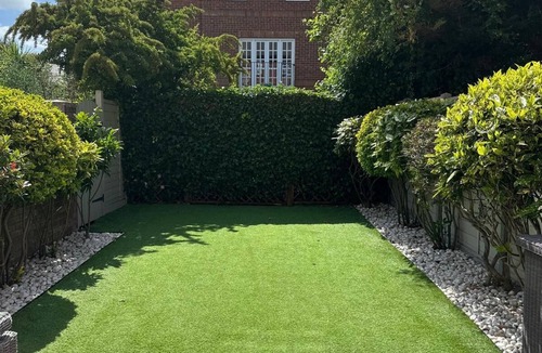 Cricklewood House | Superb 3 Dbl bed House with parking and EV charger
