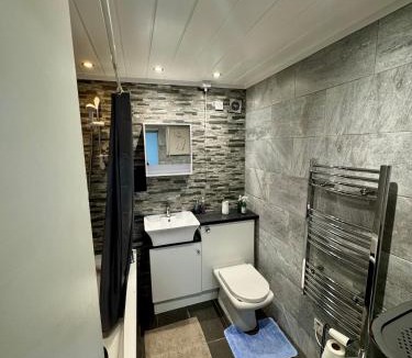 North Glasgow House | Superb Homestay