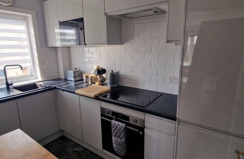 Dysart Condo | Superb One Bedroom Getaway in Dysart Kirkcaldy