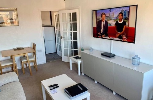 Dysart Condo | Superb One Bedroom Getaway in Dysart Kirkcaldy