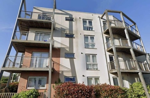 Dartford Apartment | Supremely Posh 2-Bed Flat in Dartford with Parking