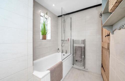 Fornham St Martin House | Sweet and cosy School Cottage