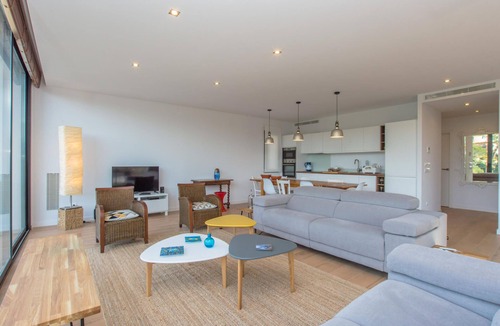 Tamariu House | T-5 TAMARIU 8PAX - Four Bedroom House, Sleeps 8