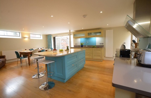 Aldeburgh Cottage | TAMARISK, ALDEBURGH, pet friendly, with open fire in Aldeburgh
