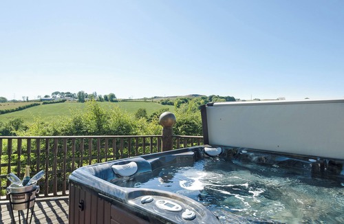 Kilbirnie Cottage | Tennox Parlour - UKC3542
