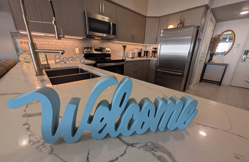 Long Point Condo | That's the Lake view ! 3bed 3bath - 1 King, 2 Queens 82" TV for evening Movies