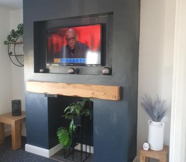 Sandtoft Apartment | The Airfield Happy Apartment