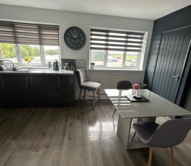 Sandtoft Apartment | The Airfield Happy Apartment