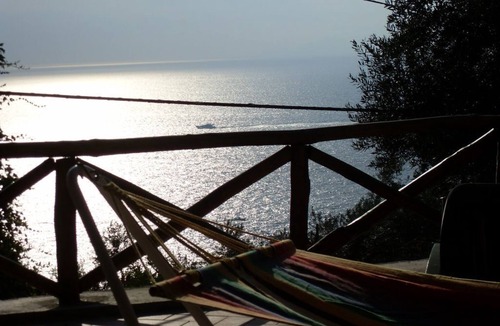 Schiazzano Ski Chalet | THE ANNEX A small house overlooking Capri, very close to Sorrento, Naples, and Pompeii,